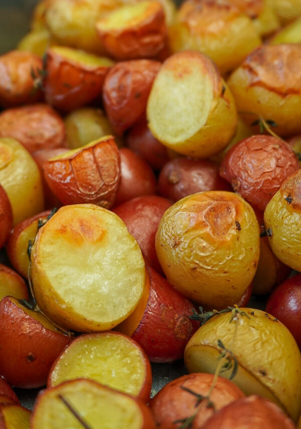 Aardappeltjes In Schil Uit De Oven Met Rozemarijn En Tijm