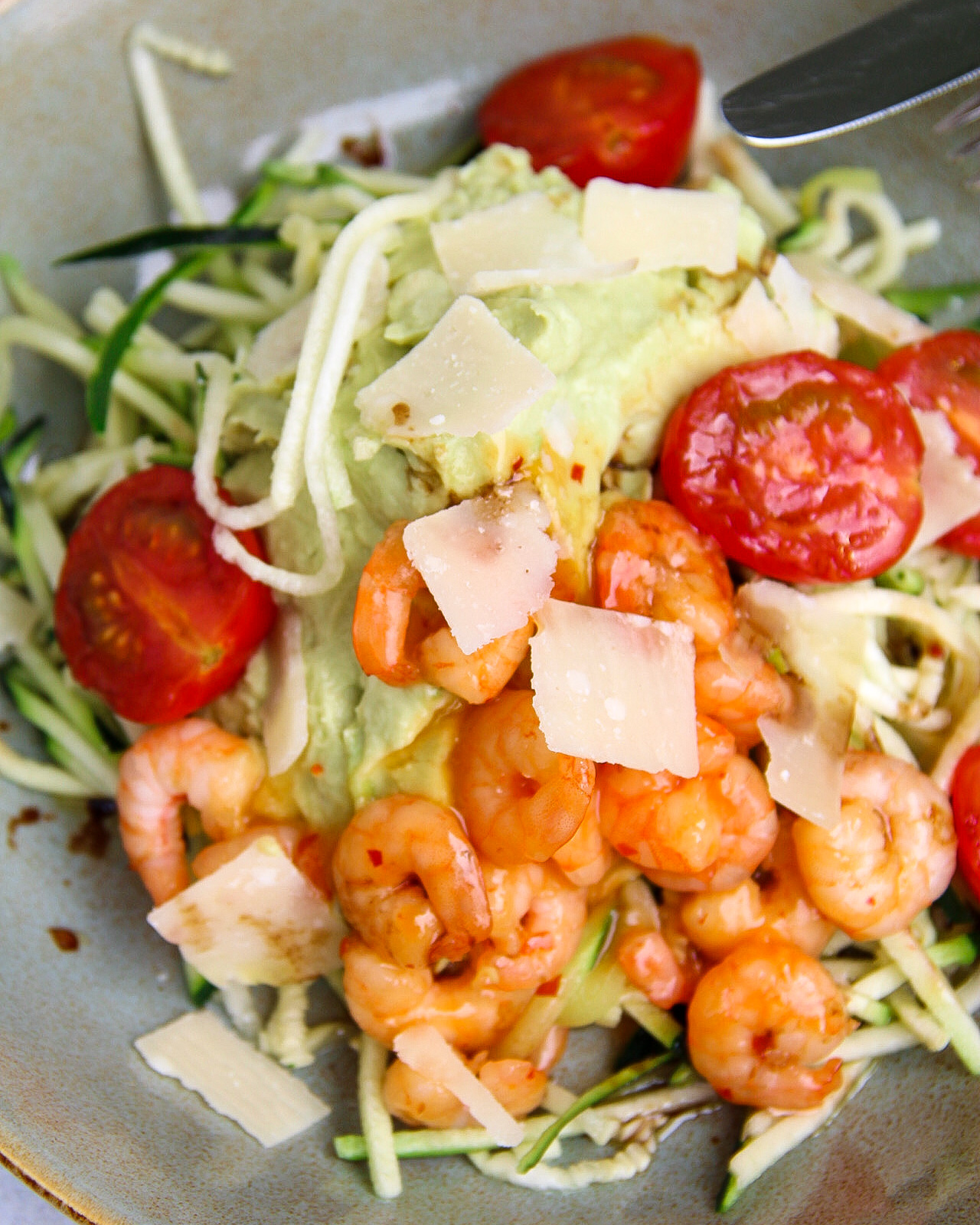 Courgetti met avocadosaus